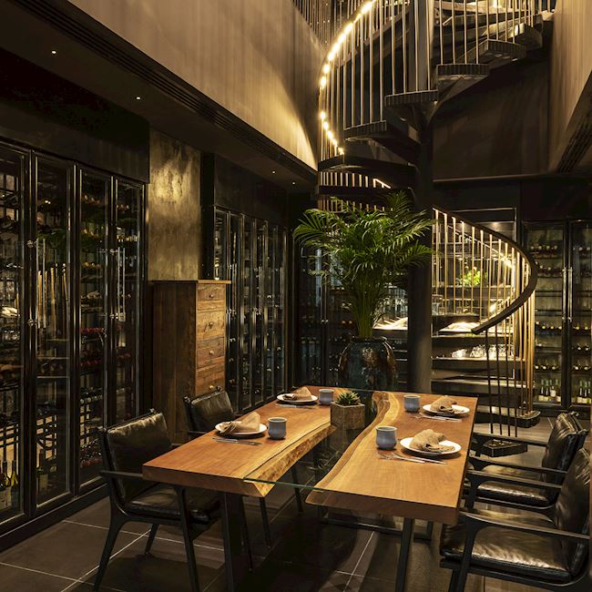 lux_dxbgltorotoro_winecellar