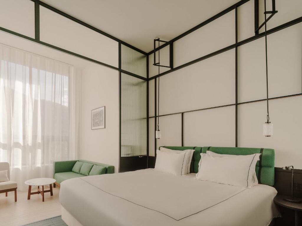 The Telegraph Hotel2